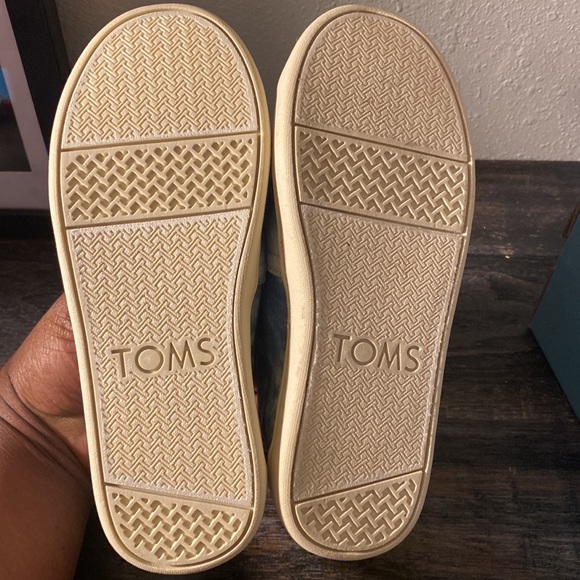 Kids Toms… Tie Dye - Picture 8 of 9